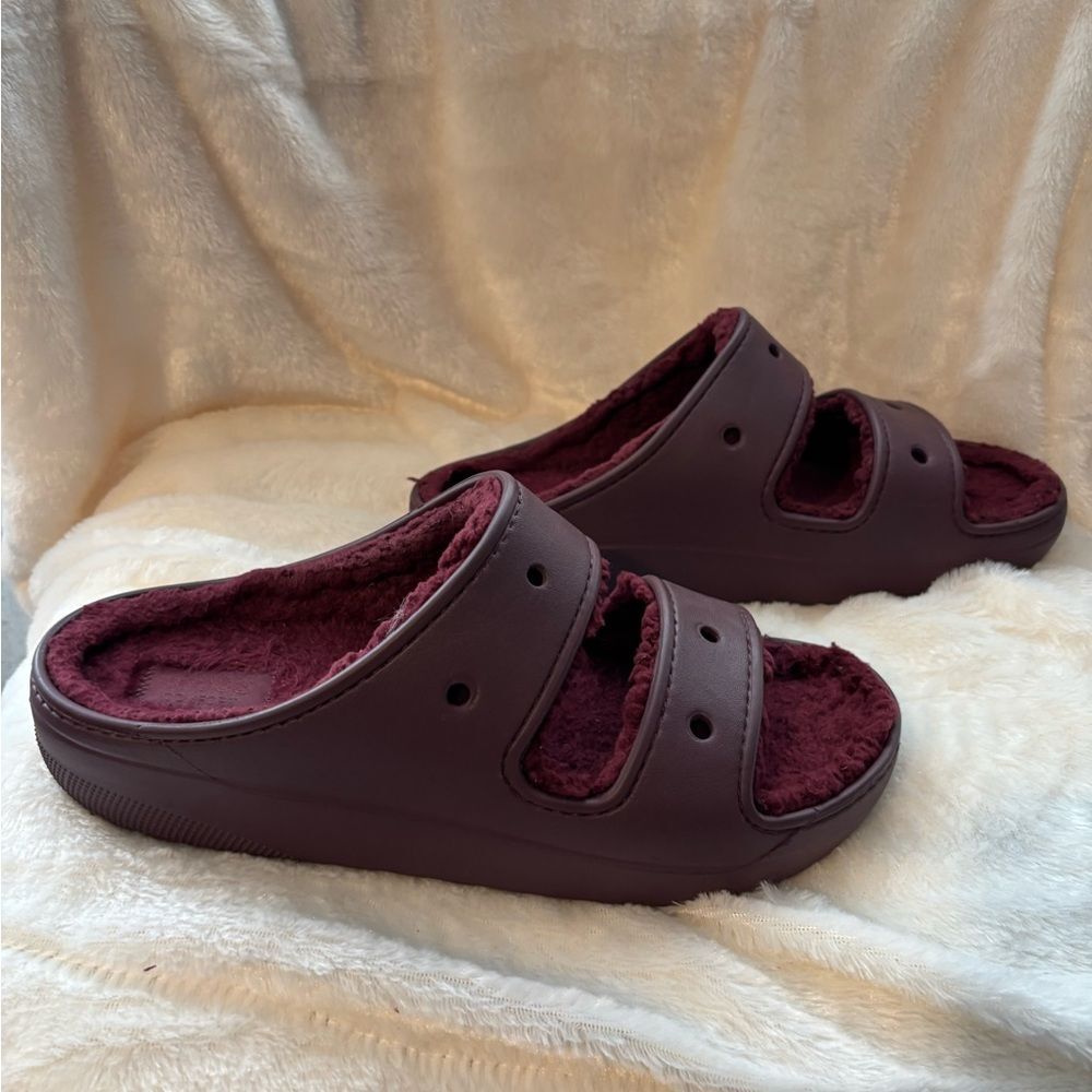 Crocs Unisex Burgundy Lined Sandals EUC - Picture 4 of 8